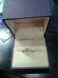 -威德钻石-克拉钻大本营(南京东路店)