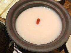 -老牌坊云南鱼豆花火锅(爱建店)