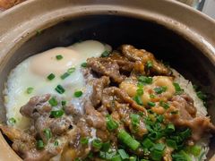 窝蛋牛肉饭-红星光发煲仔饭(文海店)