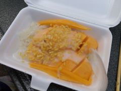 -芒果糯米饭摊子