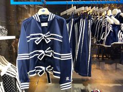 -阿迪达斯(武林银泰三叶草店)