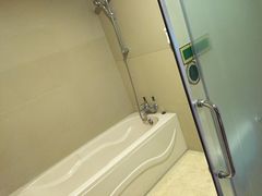 -维也纳酒店(深圳国际会展中心沙井上南店)