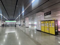 -龙溪路(地铁站)