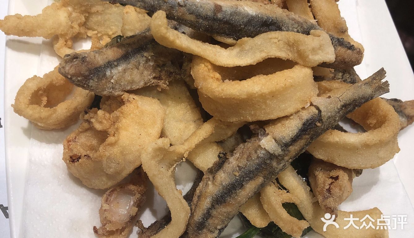 打卡网红店，入座率很高，推荐的都吃了，竹笙不腥