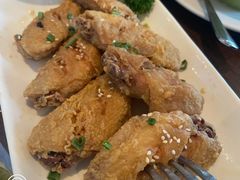 -Chom Cafe and Restaurant