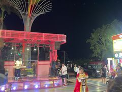 -亚龙湾亚泰商业街