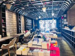 -钟书阁(松江泰晤士小镇店)