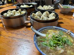 猪肉灌汤小笼包-罗卜李包子羊肉汤