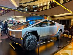 -TESLA 特斯拉(上海太古汇体验店)