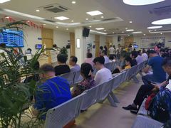 -上海大学附属上海和平眼科医院