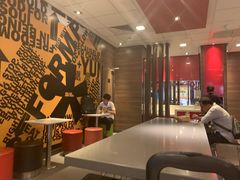大堂-麦当劳(汉口火车站候车室店)