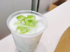 抹茶鲜奶-BIRR COFFEE小熊咖啡(鸿瑞店)