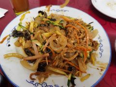 肉丝拉皮-兴国苑酒店