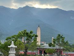 -三塔倒影公园