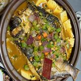 摸愚家的砂锅菜是我们一致认为的一家，毕竟砂锅炖的菜更香