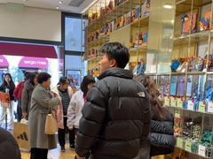 -VENCHI 闻绮(上海佛罗伦萨小镇店)