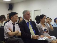 -上海大学附属上海和平眼科医院
