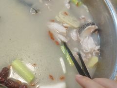 -颜氏双江清水鱼一养身火锅(磁器口店)