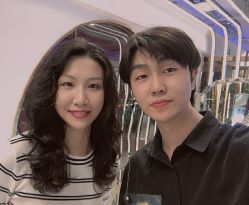 -BULB STUDIO 巴柏明星发型工作室