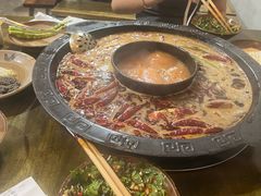 -黄潇洒老火锅(九眼桥宏济巷店)