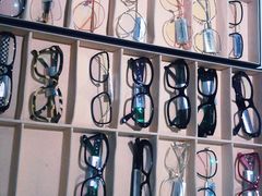 -目艮眼镜SHOWROOM(品牌集合店)