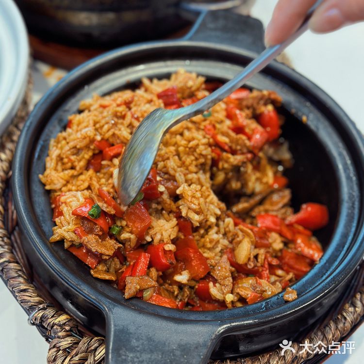 今天吃完明天还想吃的正宗湘菜馆,那叫一个香