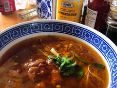 辣肉面-沪西老弄堂面馆(定西路店)