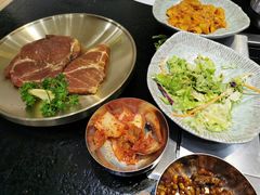 -臻牛烤肉