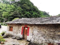 -高荡千年布依古寨旅游景区