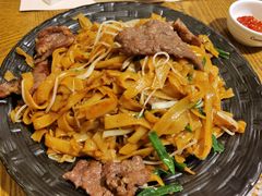 干炒牛河-彩蝶谷美食廊·粤式经典南番顺·铁板烧烤泰风味(广州长隆酒店)