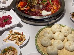 -茅草房·河畔园林火锅