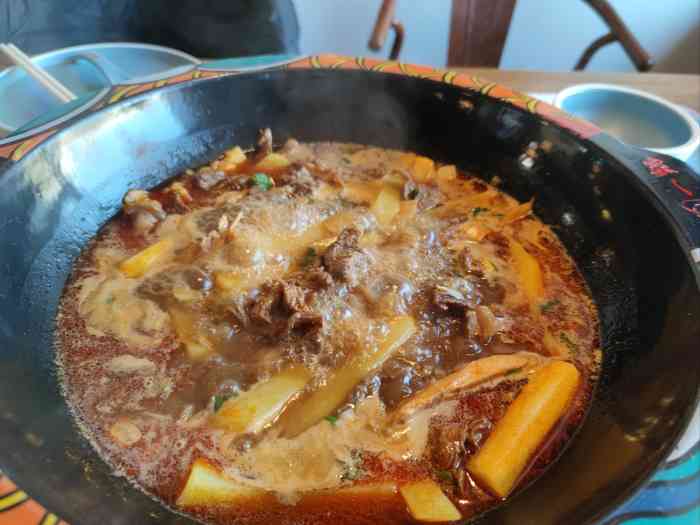 刘一锅(莱芜总店)-"服务很好,主动询问加汤,环境是刚装修的,.