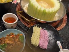 -得意咚瓜·顺德鱼生·冬瓜火锅(深圳首店)