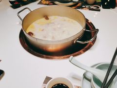 -洪氏嗨捞·猪肚鸡火锅(阳光天地店)