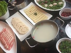 -小天鹅火锅·一线江景洪鼎旗舰店(洪崖洞店)