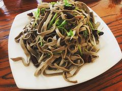 -溢心园香河肉饼总店