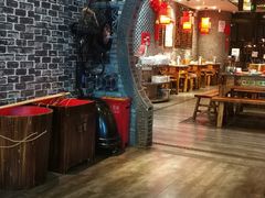 -沪小二炭火蛙锅(淮海中路美食不夜城店)