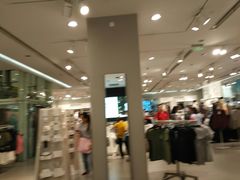 -H&M(鹏欣水游城店)