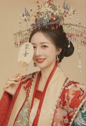 -挪娅婚纱摄影皇家会所