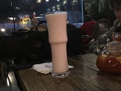 草莓酸奶-大书房咖啡(中传国交店)
