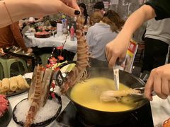 -鲜入围煮花胶鸡海鲜火锅