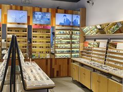 -LOOK眼镜·蔡司依视路配镜(宝山万达店)