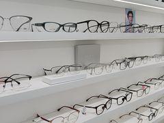 -美式眼镜·授权蔡司.依视路.尼康.豪雅.明月(南翔印象城店)