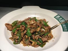 -费大厨辣椒炒肉(高铁吾悦广场店)