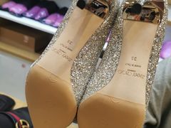 -爱革·洗衣改衣·洗鞋修鞋·洗包修包·奢侈品护理(宝地广场店)