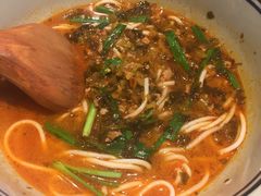 -刀小蛮半只鸡过桥米线(家乐福四元桥店)