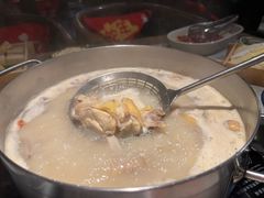 -尚尚仙·酸汤猪手·猪肚鸡火锅(华联万柳购物中心店)