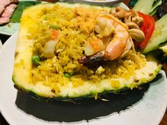 菠萝海鲜炒饭-mango tree芒果树泰国餐厅(青岛万象城店)