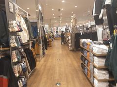 店内环境-优衣库(东莞东城万达广场店)