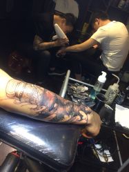 人物-木子·纹身店TATTOO穿孔·洗纹身